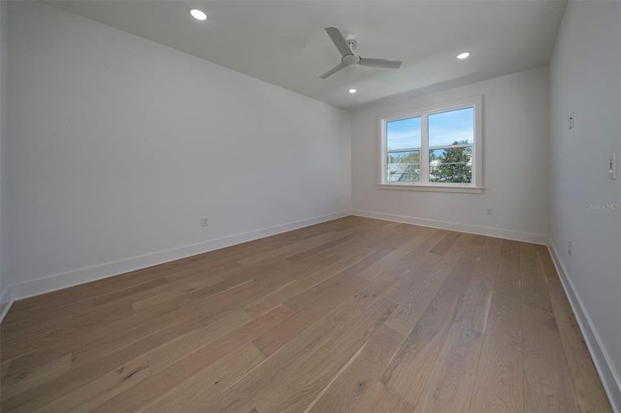 Spacious, unfurnished interior of a new home in , Orlando (Image 67).