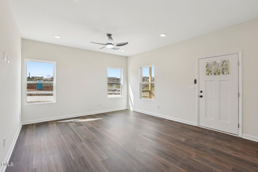 5-web-or-mls-Gilmer St-005 5-web-or-mls-Gilmer St-005