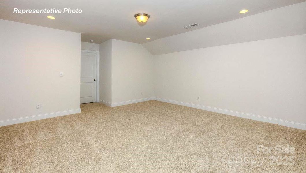 Spacious, unfurnished interior of a new home in Sylvan Creek, Denver (Image 23).