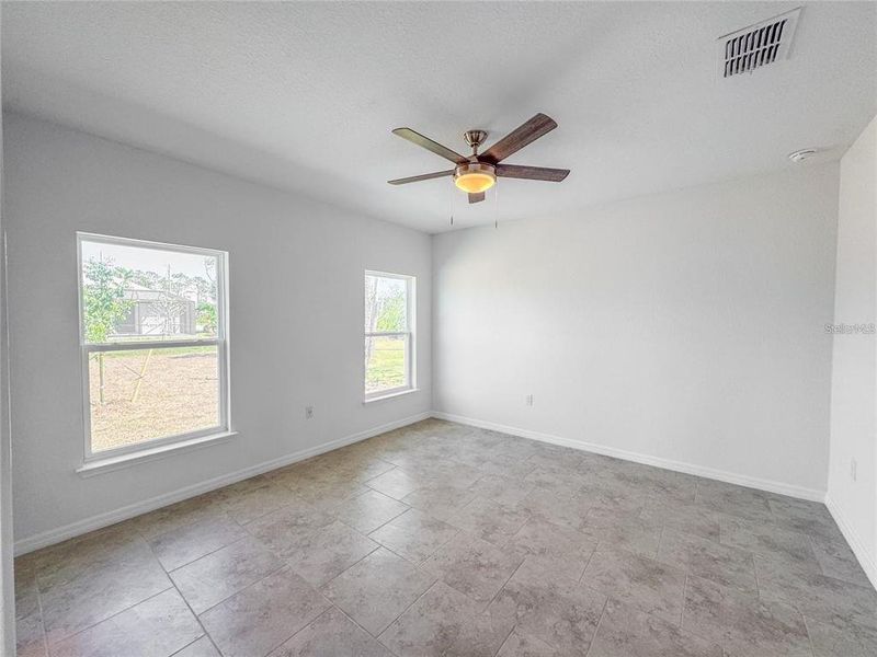 Spacious, unfurnished interior of a new home in , Rotonda West (Image 25).