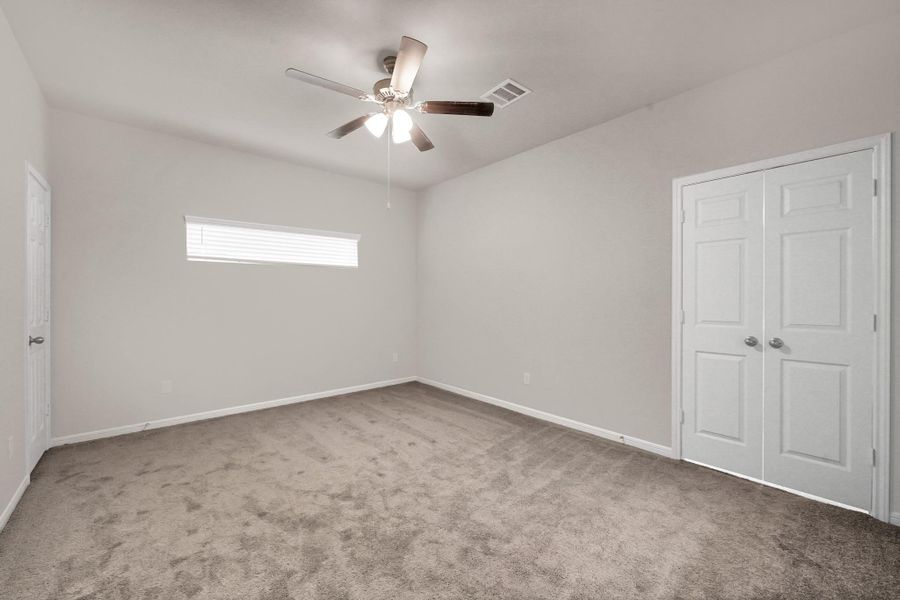 Spacious, unfurnished interior of a new home in Woodland Lakes, Houston (Image 20).