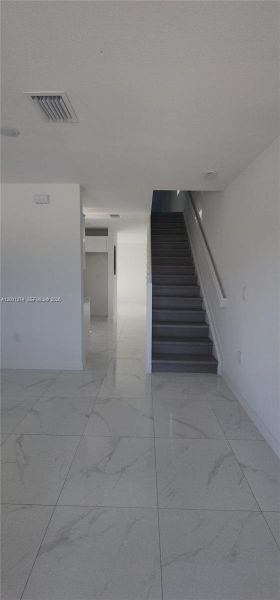 Spacious, unfurnished interior of a new home in , Miami (Image 4).