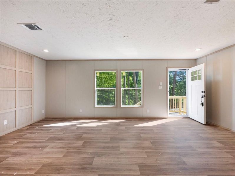 Spacious, unfurnished interior of a new home in , Gainesville (Image 14).