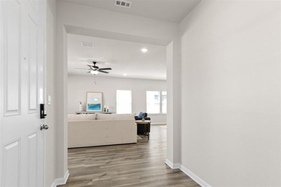 Furnished interior view inside a new home in Saddle Creek, Georgetown (Image 7).