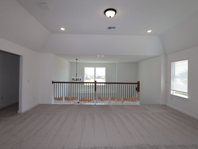 Spacious, unfurnished interior of a new home in Edgewood, Leander (Image 19).