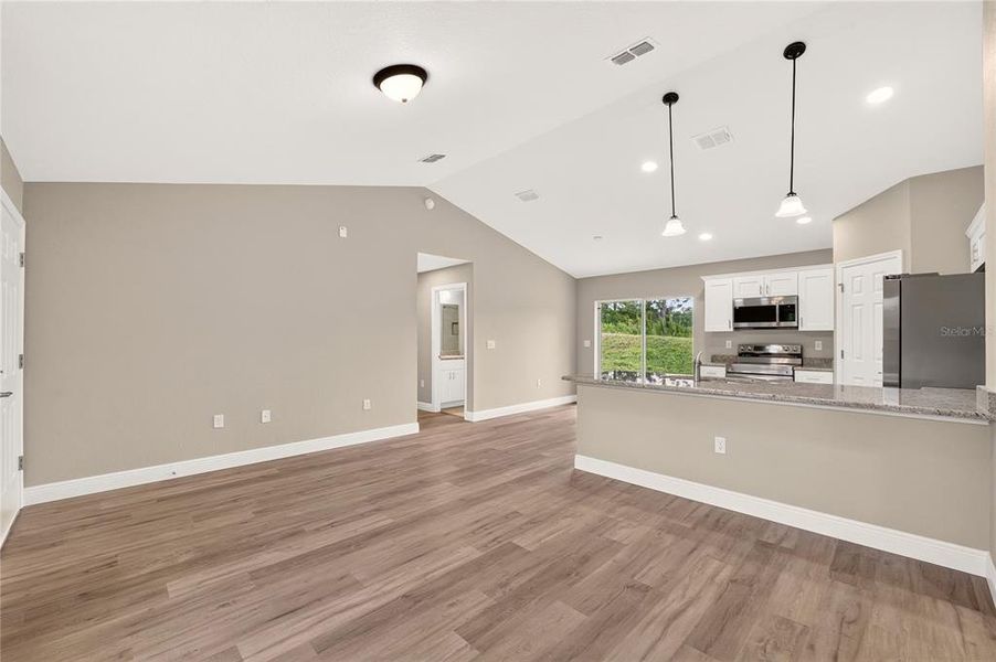 Spacious, unfurnished interior of a new home in , Dunnellon (Image 43).