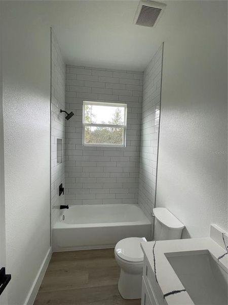 Furnished interior view inside a new home in , Eustis (Image 15).