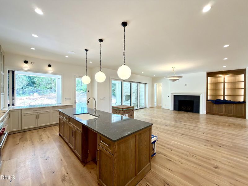 E9E49A92-BCD3-46B5-B054-D4FC930468C3_1_2