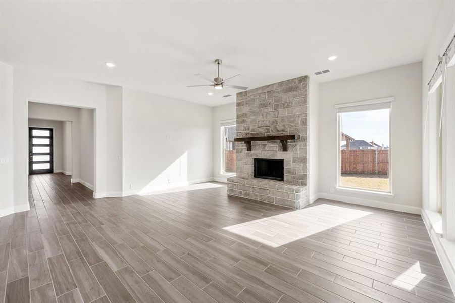 Spacious, unfurnished interior of a new home in Villages of Walnut Grove, Midlothian (Image 26).