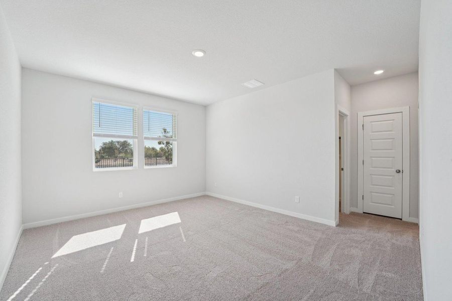 Spacious, unfurnished interior of a new home in Cloverleaf, Austin (Image 18). Spacious, unfurnished interior of a new home in Cloverleaf, Austin (Image 18).