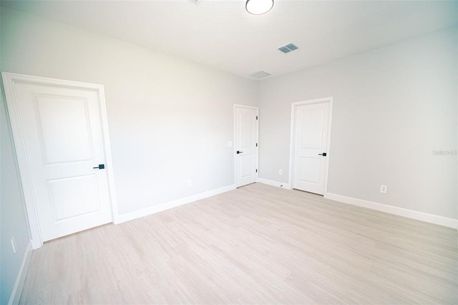 Spacious, unfurnished interior of a new home in , Kissimmee (Image 27).
