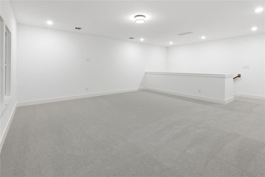 Spacious, unfurnished interior of a new home in Pecan Grove, Burleson (Image 20).