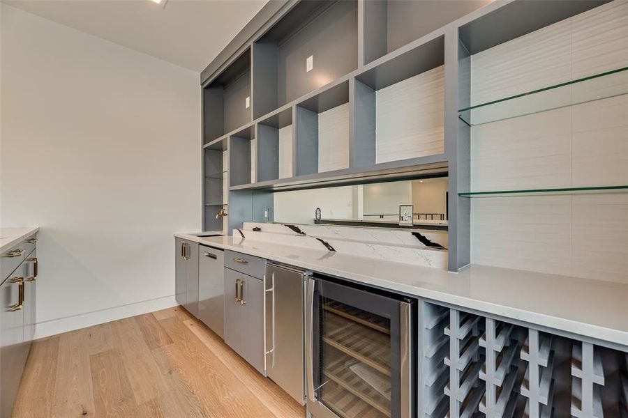 Furnished interior view inside a new home in , Southlake (Image 18).