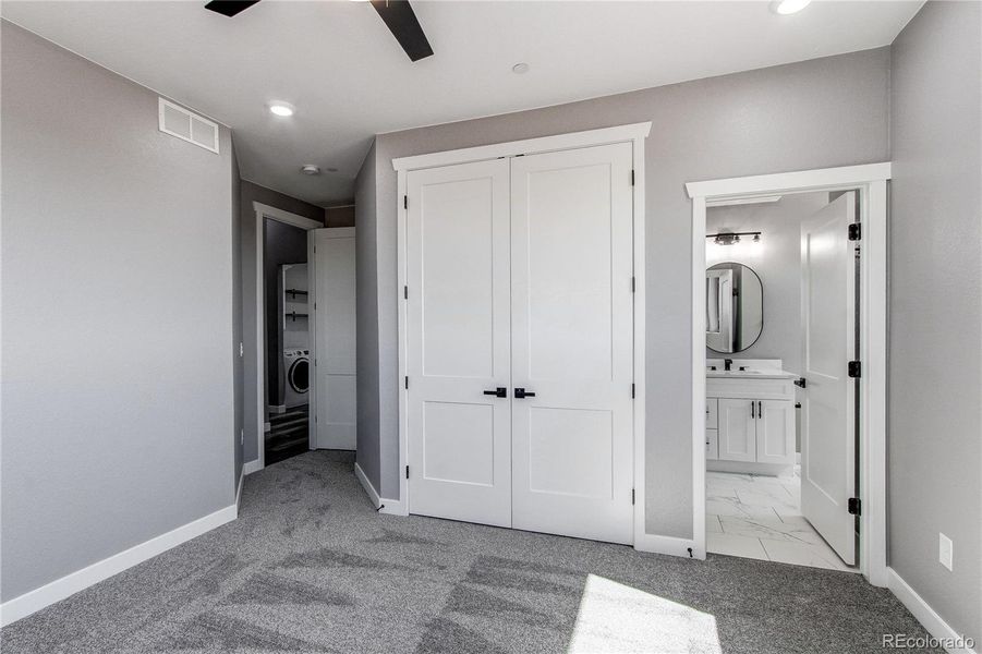 Spacious, unfurnished interior of a new home in , Strasburg (Image 33).