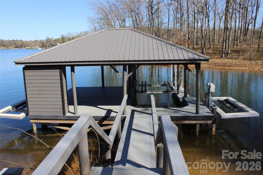 Exterior details and patio area of a home in , Rock Hill (Image 3).