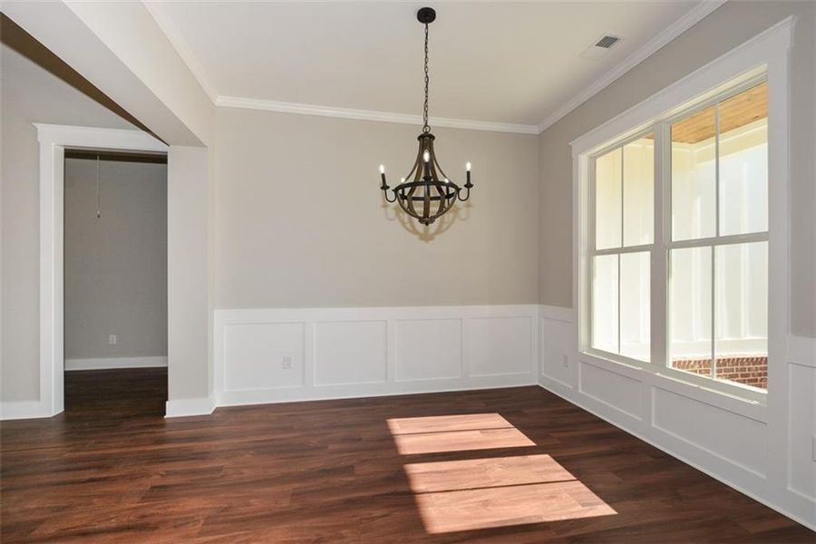 Spacious, unfurnished interior of a new home in , Jasper (Image 29).