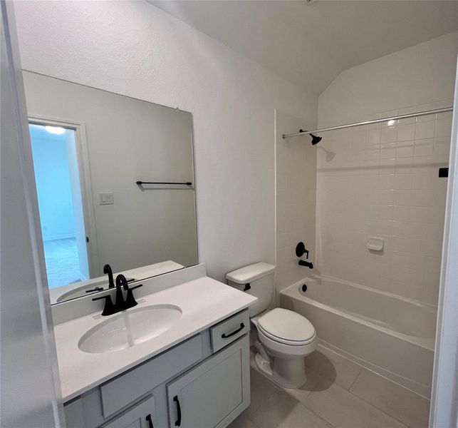 Furnished interior view inside a new home in Oakwood Estates, Waller (Image 7).
