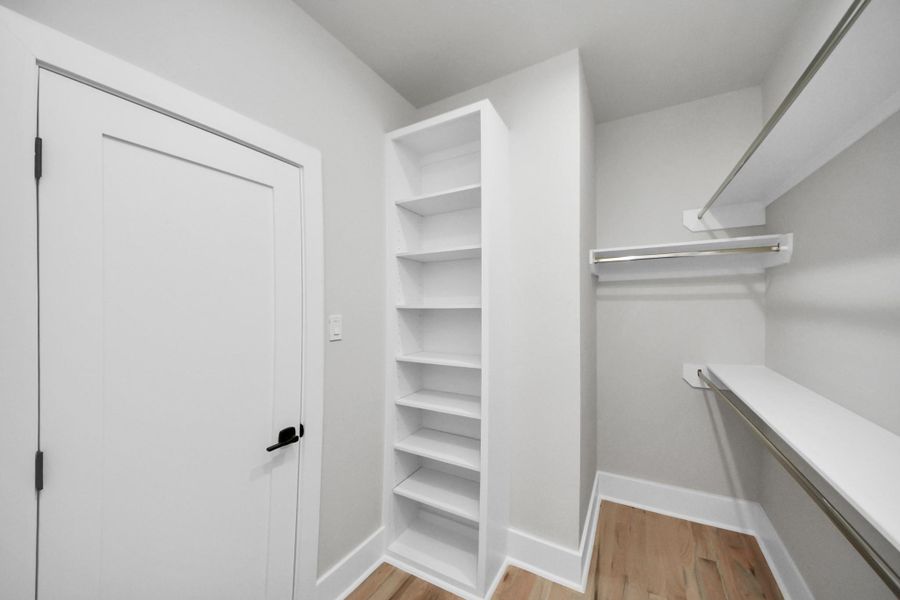 Spacious, unfurnished interior of a new home in , Houston (Image 23).