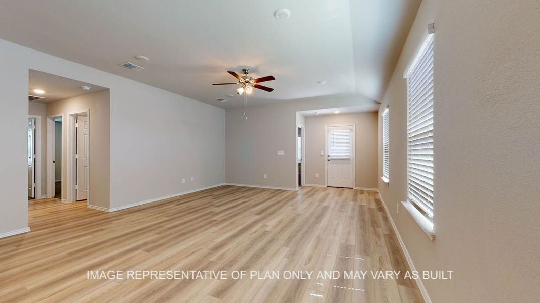Spacious, unfurnished interior of a new home in Park Meadows, Lorena (Image 15).