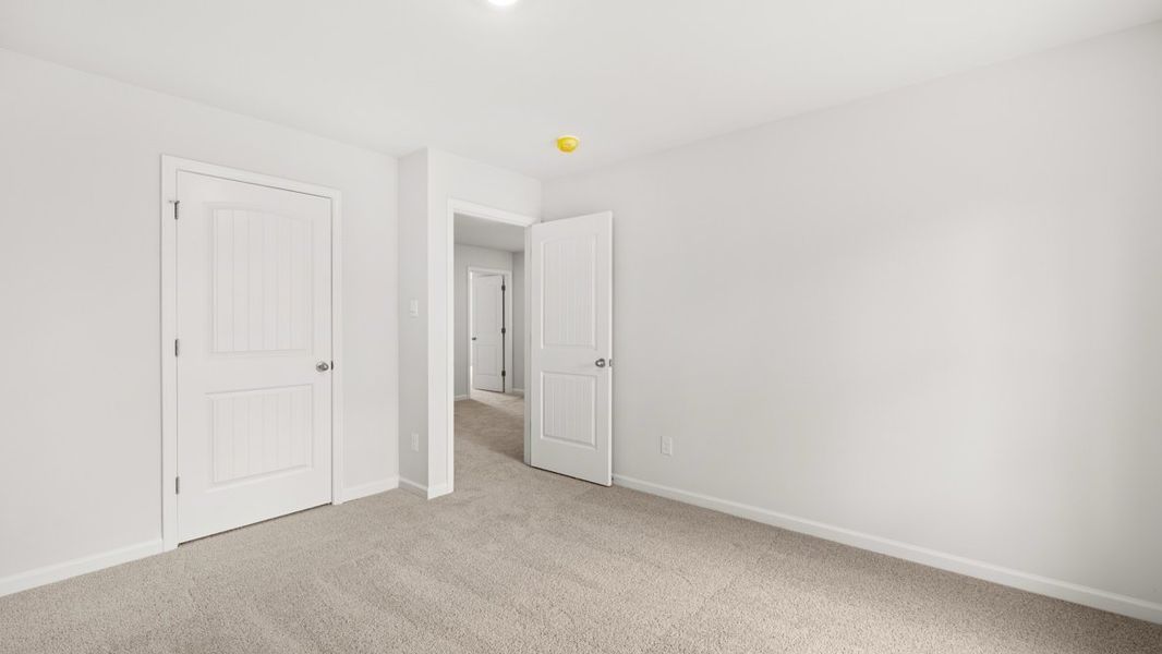 Spacious, unfurnished interior of a new home in South Wind, Union City (Image 26).