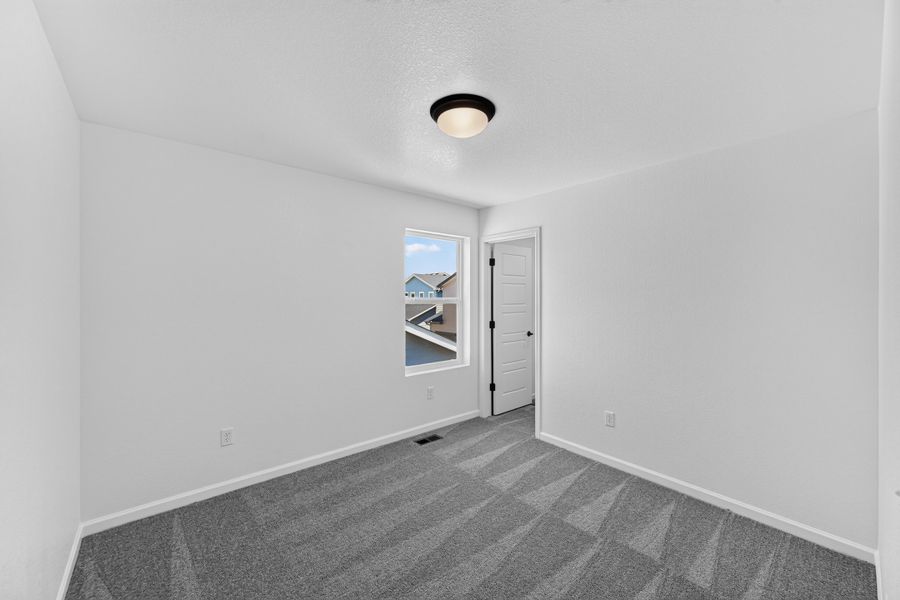 Spacious, unfurnished interior of a new home in Farmlore, Brighton (Image 17).