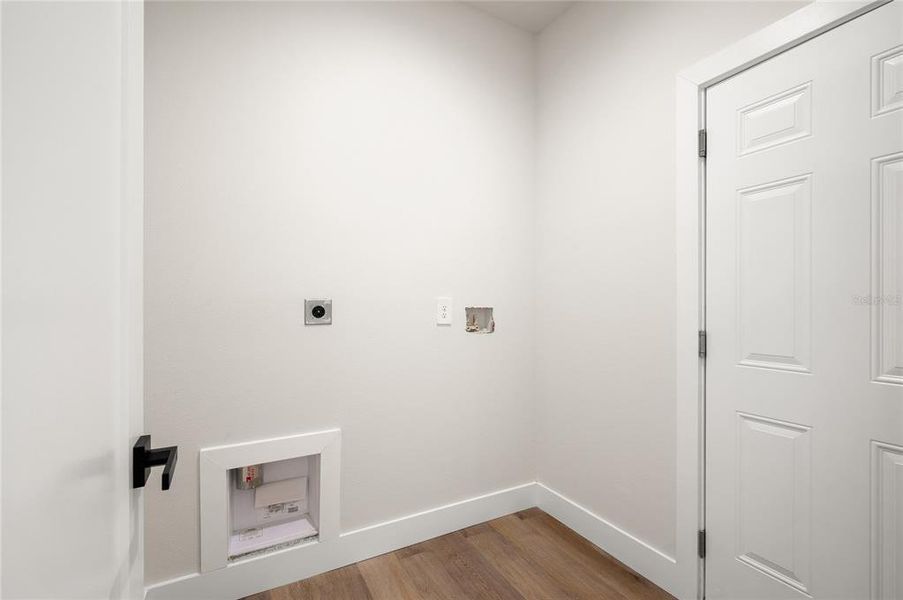 Spacious, unfurnished interior of a new home in , Dunnellon (Image 27). Spacious, unfurnished interior of a new home in , Dunnellon (Image 27).