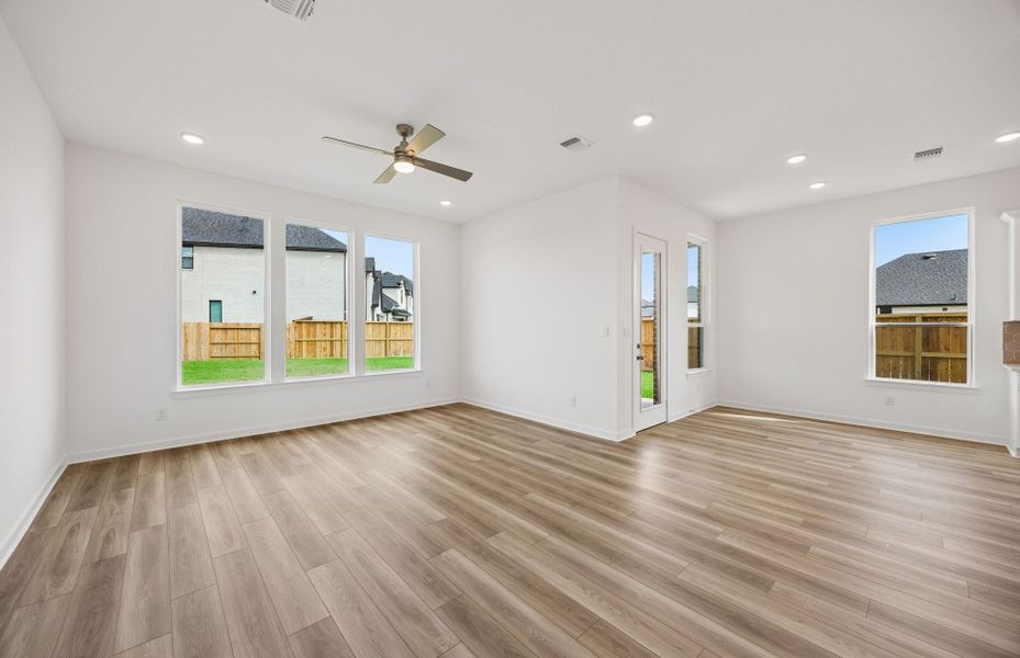 Spacious, unfurnished interior of a new home in Katy Court, Katy (Image 20).