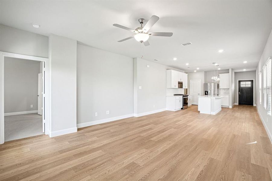 Photo is not of the actual home, but is an inspirational photo of builder’s model home and may depict options, furnishings, and/or decorator features that are not included. Photo is not of the actual home, but is an inspirational photo of builder’s model home and may depict options, furnishings, and/or decorator features that are not included.