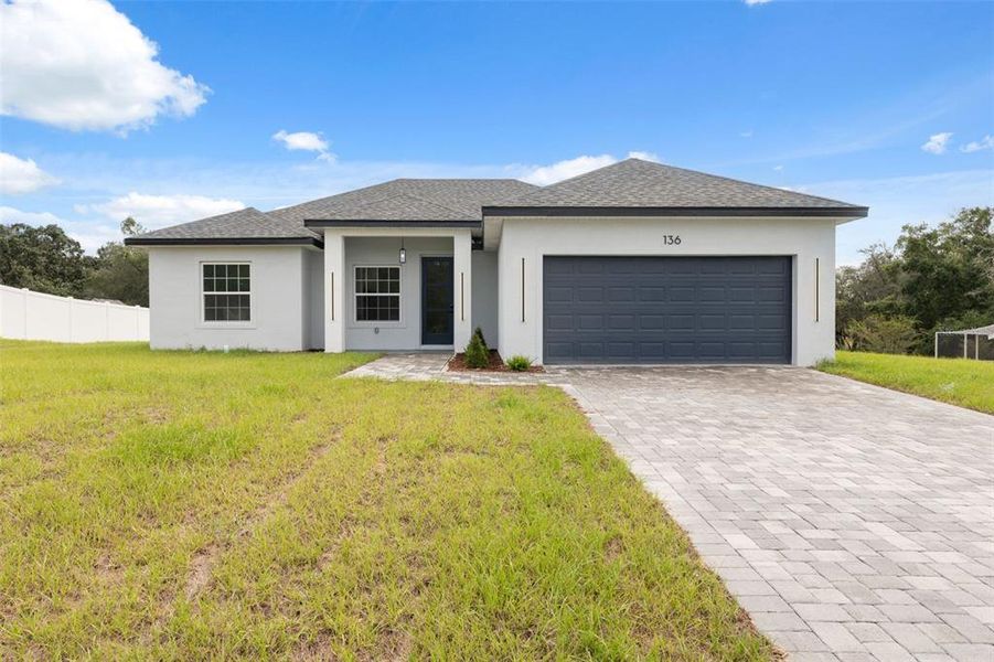 Exterior details and patio area of a home in , Ocala (Image 16).