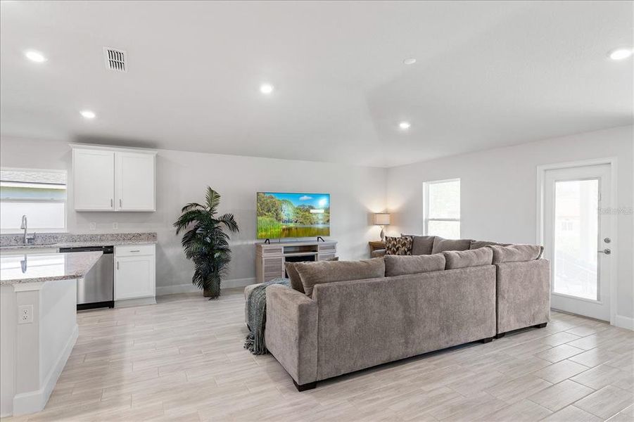 Furnished interior view inside a new home in Abbey Glen, Dade City (Image 11).