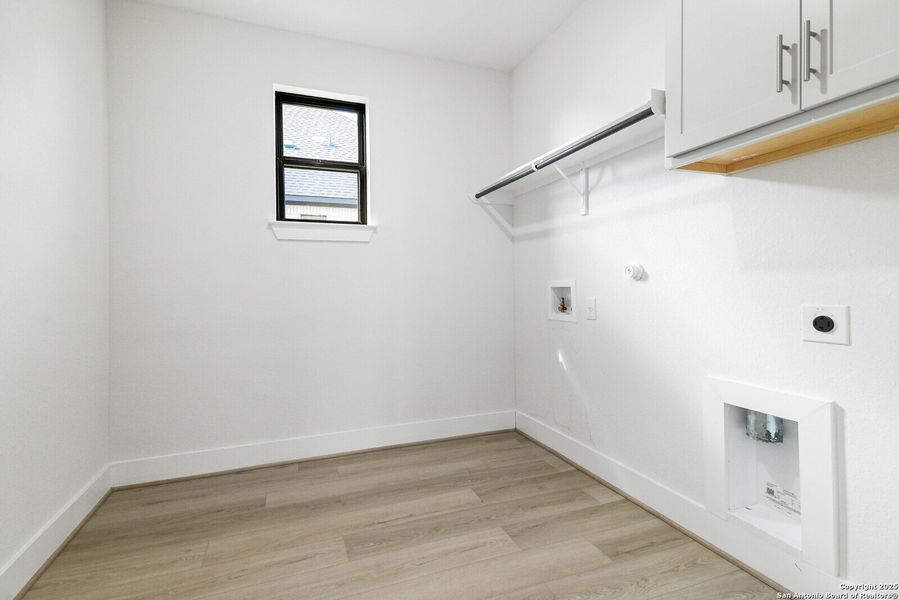 Spacious, unfurnished interior of a new home in Arbors at Fair Oaks, Boerne (Image 23). Spacious, unfurnished interior of a new home in Arbors at Fair Oaks, Boerne (Image 23).