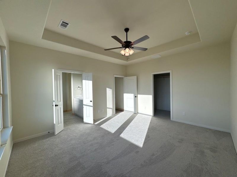 Spacious, unfurnished interior of a new home in Terra Escalante, Blue Ridge (Image 9).