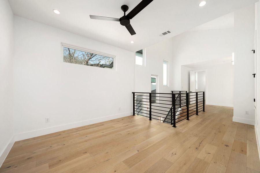 Spacious, unfurnished interior of a new home in , Austin (Image 20).