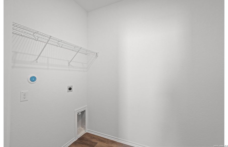 Spacious, unfurnished interior of a new home in Meadows at Clear Springs, New Braunfels (Image 19).