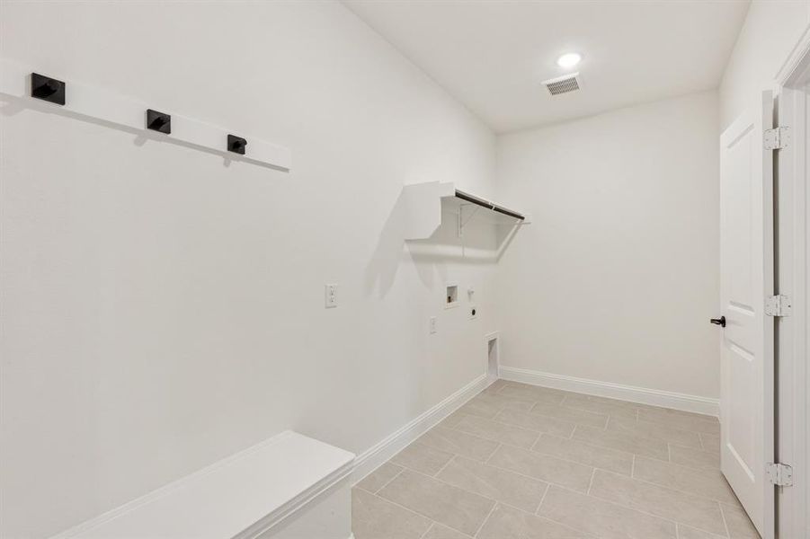 Spacious, unfurnished interior of a new home in Creekview Meadows, Pilot Point (Image 32). Spacious, unfurnished interior of a new home in Creekview Meadows, Pilot Point (Image 32).