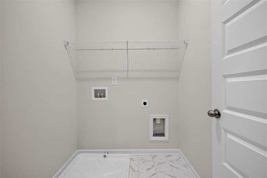 Spacious, unfurnished interior of a new home in Jones Ridge, Dallas (Image 54). Spacious, unfurnished interior of a new home in Jones Ridge, Dallas (Image 54).