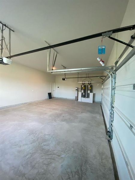 Spacious, unfurnished interior of a new home in Hillview Addition, Decatur (Image 18).