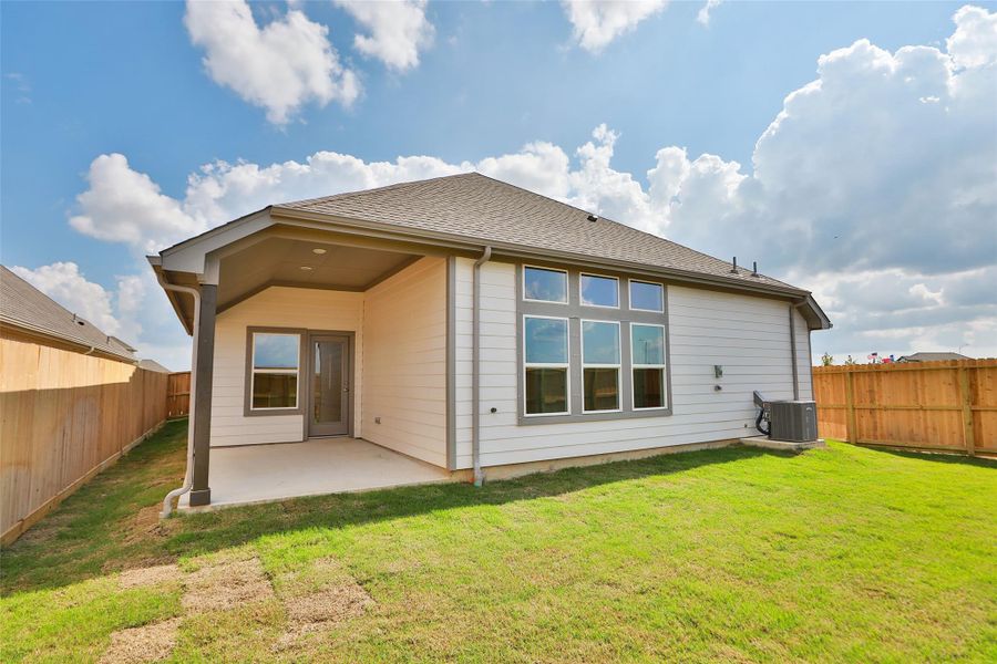 Exterior details and patio area of a home in Westland Ranch, League City (Image 25).