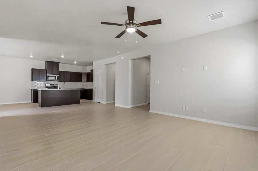 Representative unfurnished interior of a home built from the Poppy by View Homes in Paseo del Este, El Paso (Image 37).