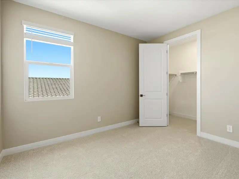 Spacious, unfurnished interior of a new home in Legacy Place, Glendale (Image 15).