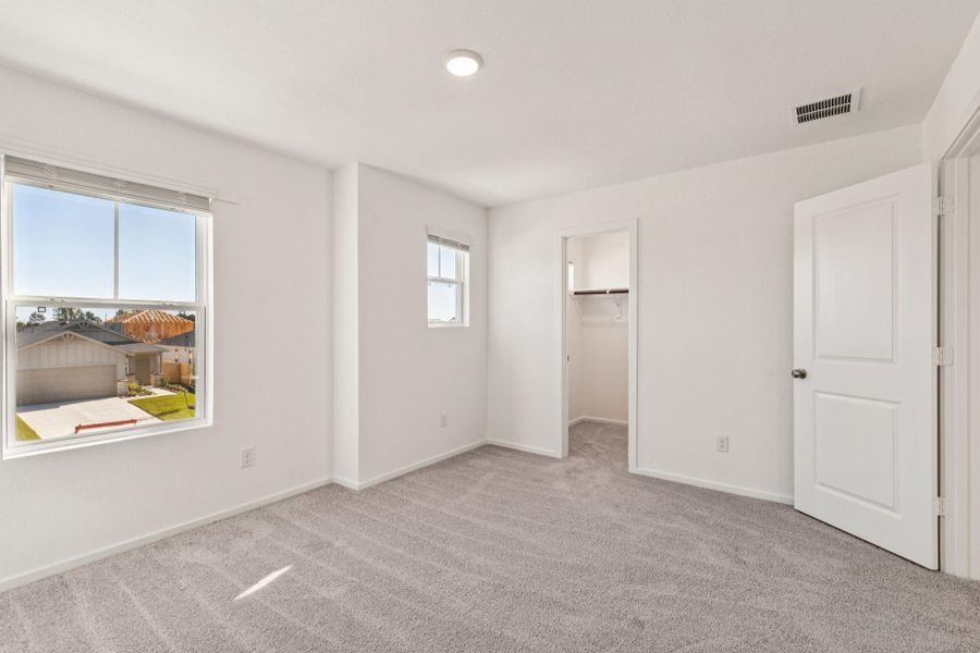 Spacious, unfurnished interior of a new home in Montgomery Bend, Montgomery (Image 17).