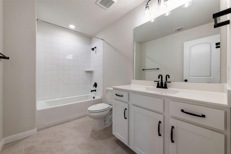 Furnished interior view inside a new home in Rolling Glen, Hutto (Image 11). Furnished interior view inside a new home in Rolling Glen, Hutto (Image 11).