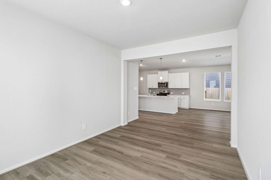 Spacious, unfurnished interior of a new home in Massey Oaks Village, Pearland (Image 21). Spacious, unfurnished interior of a new home in Massey Oaks Village, Pearland (Image 21).