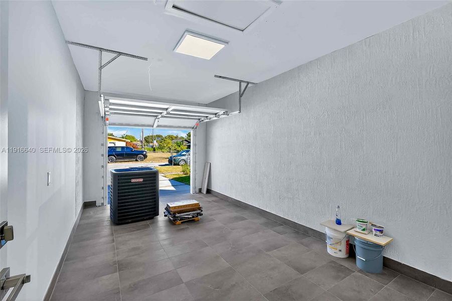 Spacious, unfurnished interior of a new home in , Miami (Image 36).