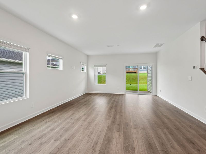 Spacious, unfurnished interior of a new home in Oxford Station, Salisbury (Image 15).