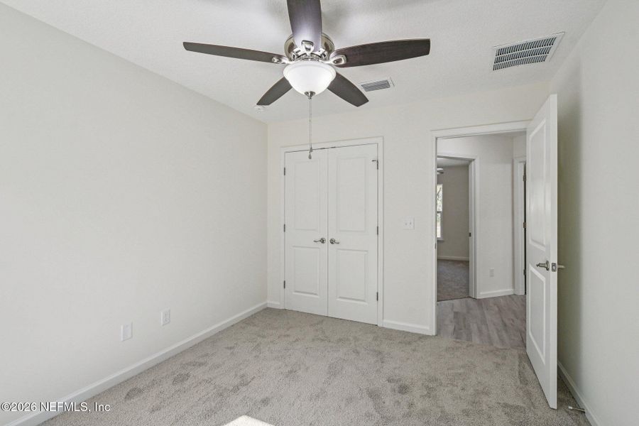 Spacious, unfurnished interior of a new home in , Middleburg (Image 37).