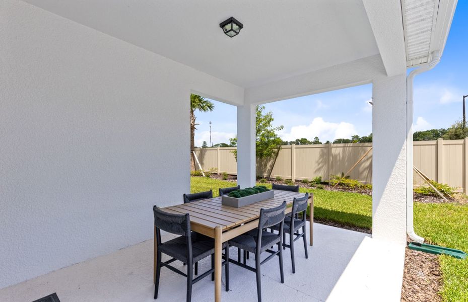 Representative exterior details of a home built from the Heston by Pulte Homes in Canopy Preserve, Deland (Image 3).