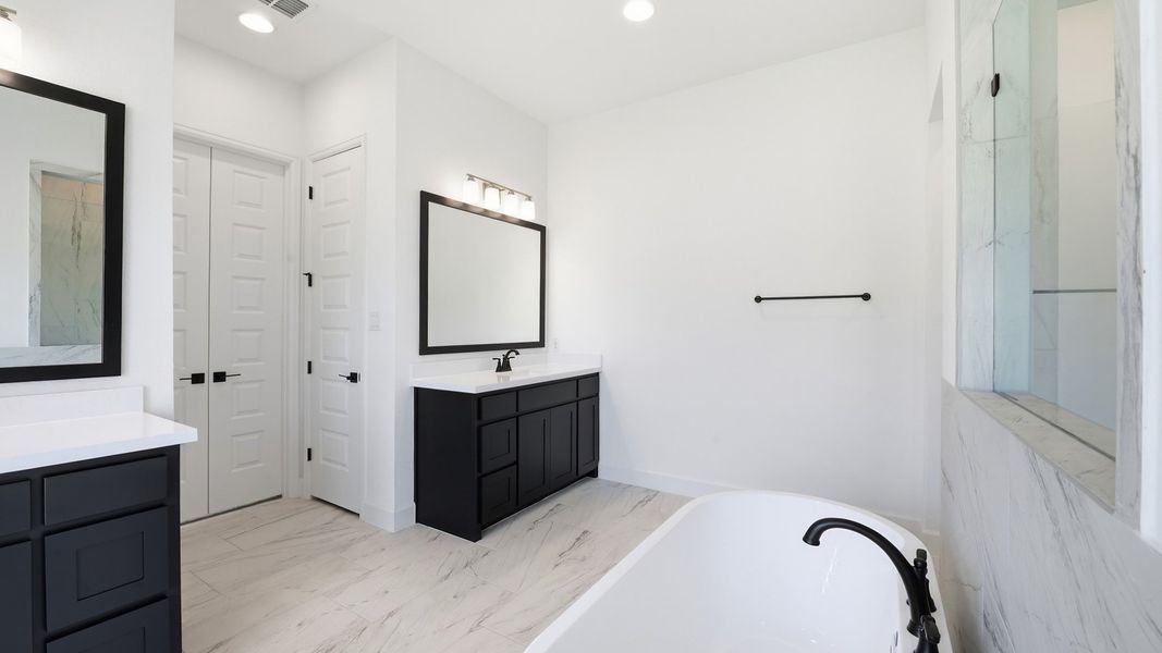 Furnished interior view inside a new home in Talon Hills, Fort Worth (Image 15).