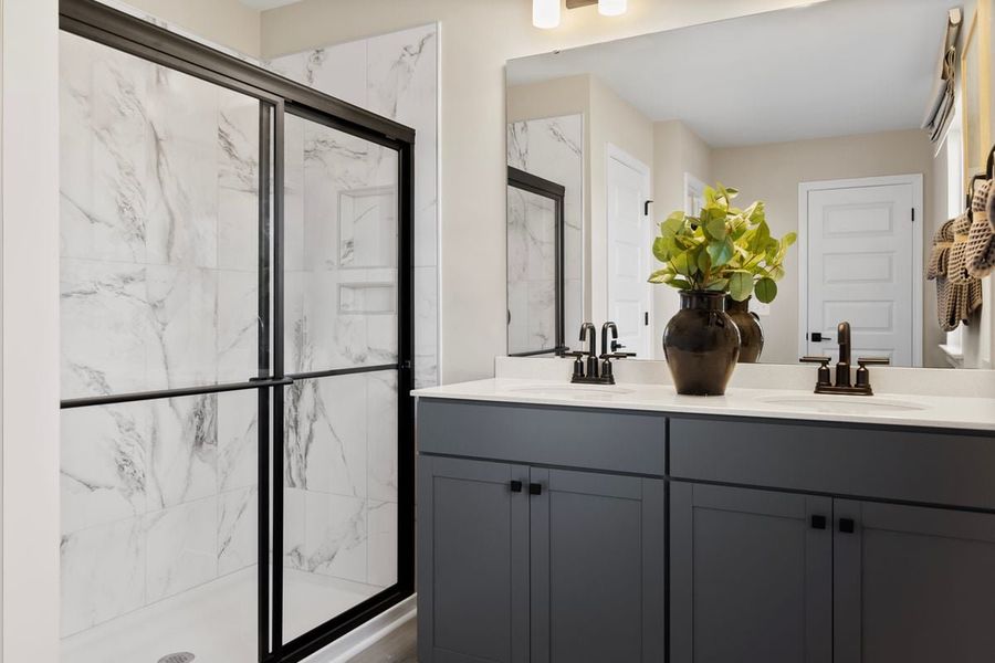 Dual-sink vanity at primary bath