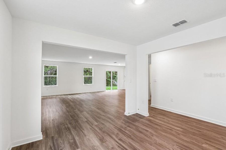 Spacious, unfurnished interior of a new home in Baywood Hills, Alachua (Image 16).